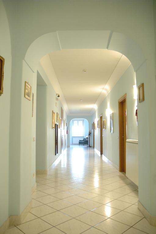 Casa Religiosa Per Ferie Ancelle Del Santuario Hotel Rome Exterior photo